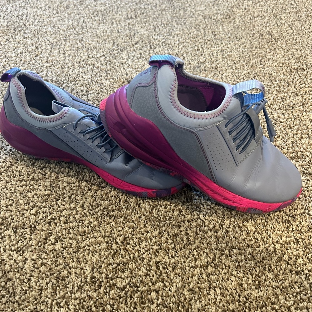 Clove sneakers in great condition size 9. SH1 perfect nursing shoes. - Picture 2 of 4